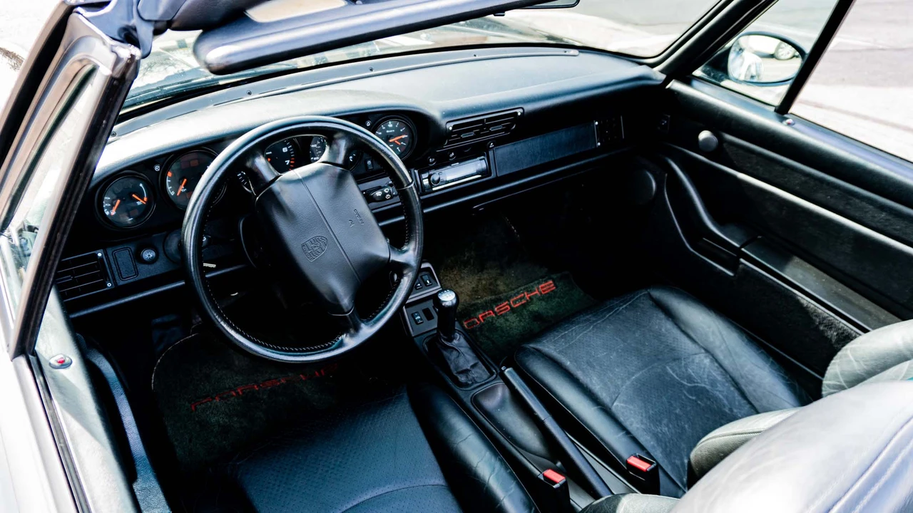 1996 Porsche 993 Carrera 4 - Image 28 of 31