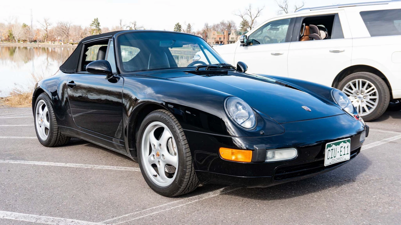 1996 Porsche 993 Carrera 4 - Image 4 of 31