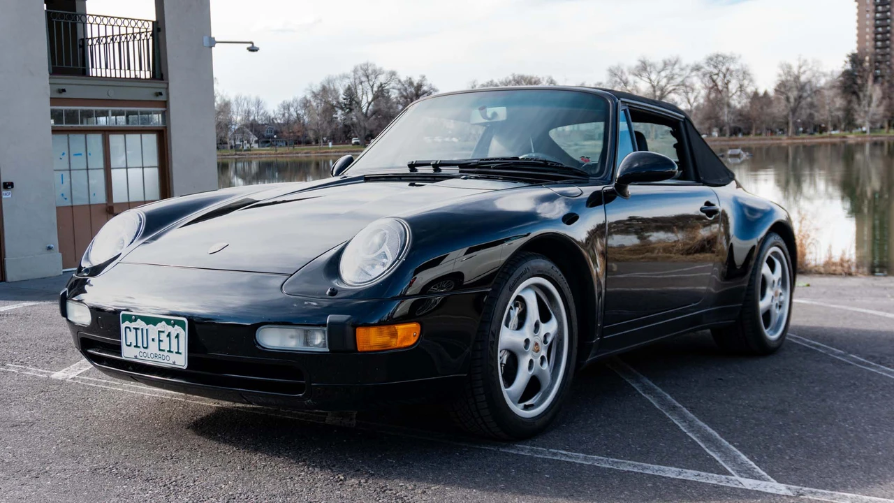 1996 Porsche 993 Carrera 4 - Image 5 of 31