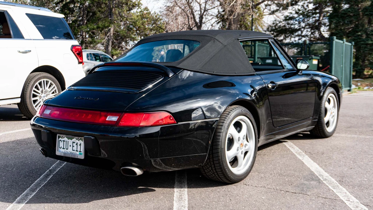 1996 Porsche 993 Carrera 4 - Image 6 of 31
