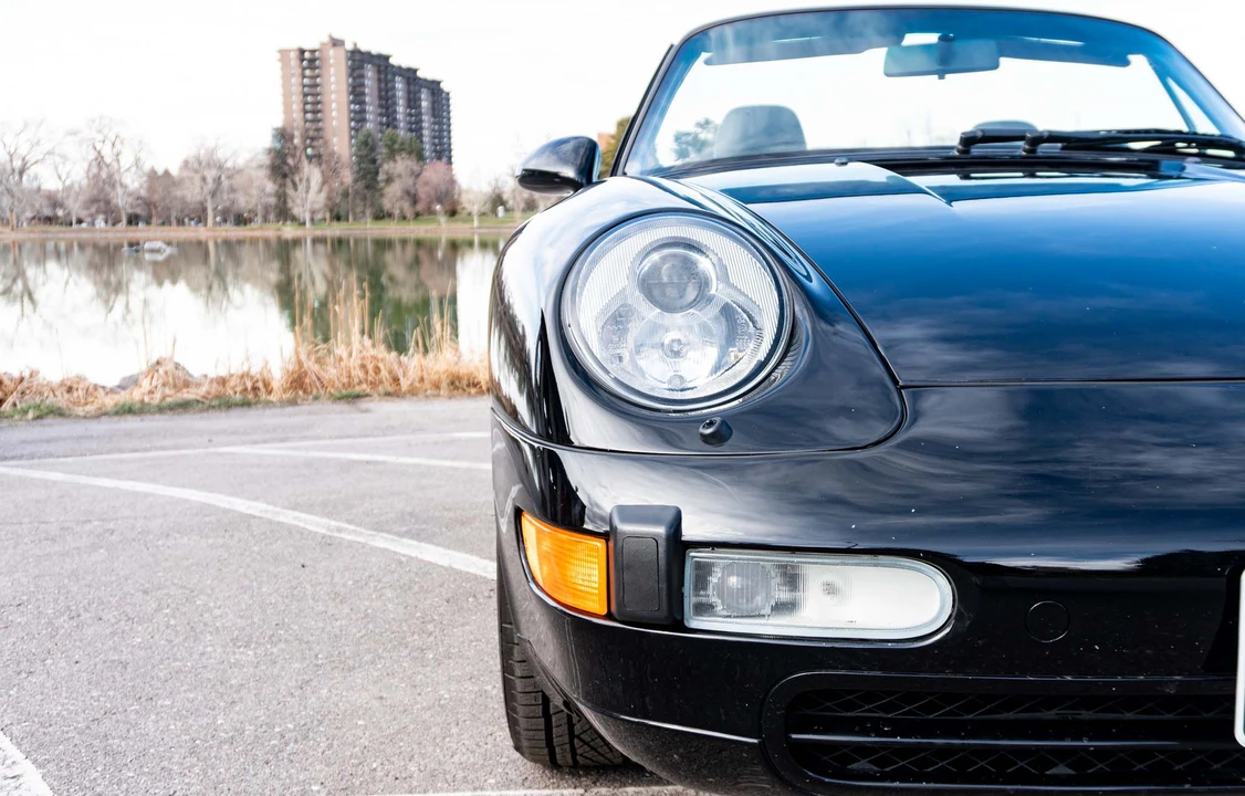 1996 Porsche 993 Carrera 4 - Image 10 of 31
