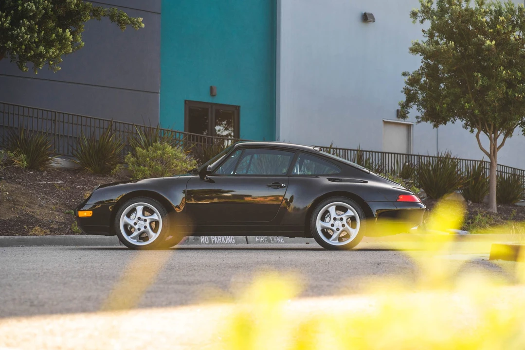 1996 Porsche 993 Carrera - Image 10 of 31