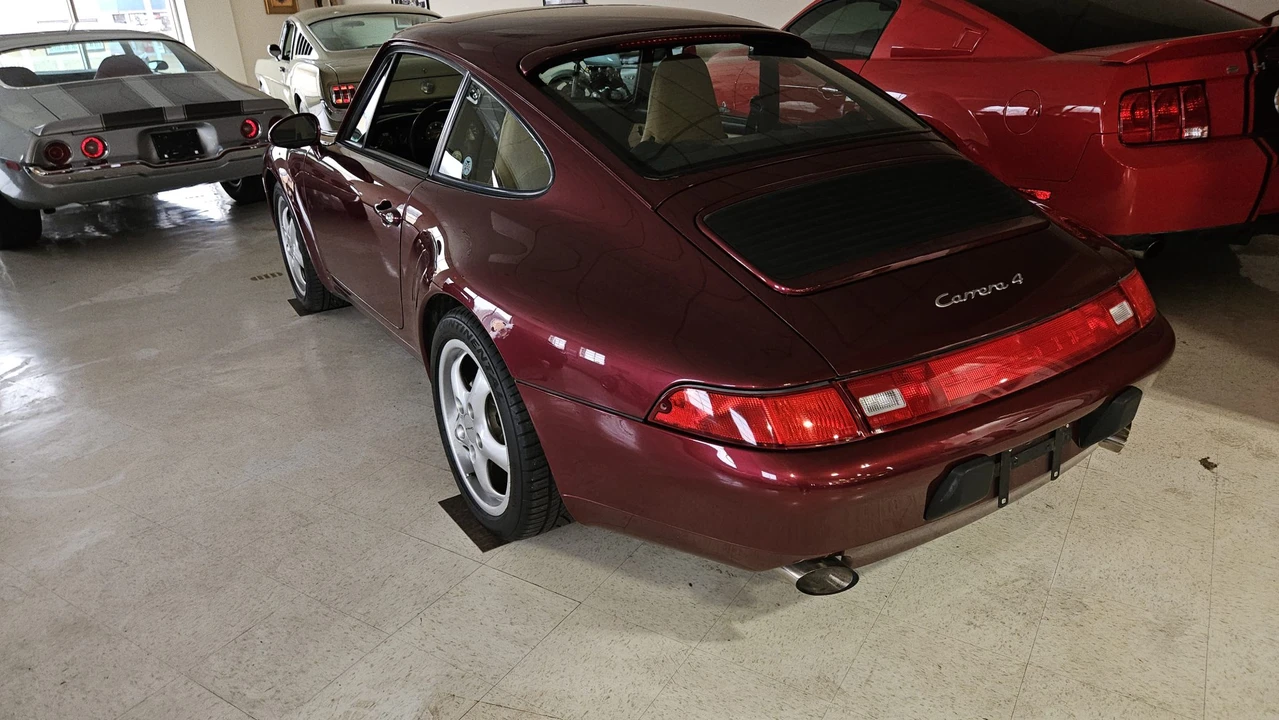 1996 Porsche 993 Carrera - Image 8 of 31
