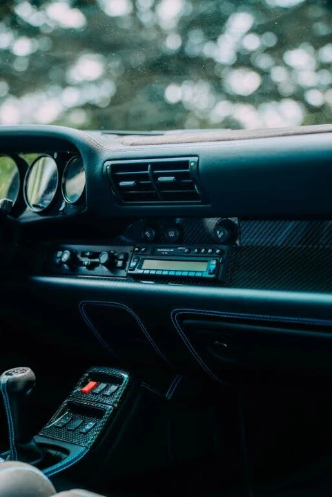 1996 Porsche 993 Carrera 4 - Image 27 of 31