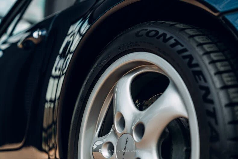 1996 Porsche 993 Carrera 4 - Image 10 of 31