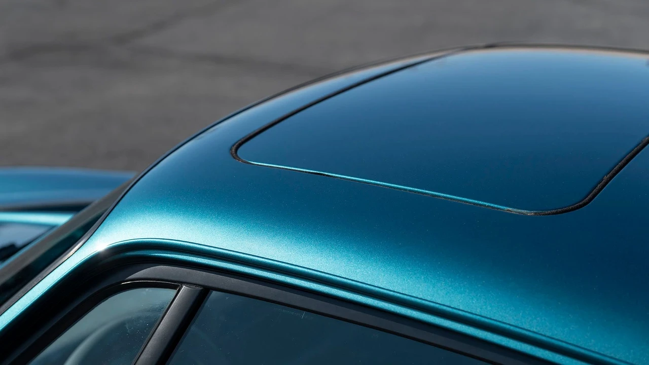 1996 Porsche 993 Carrera 4 - Image 26 of 31