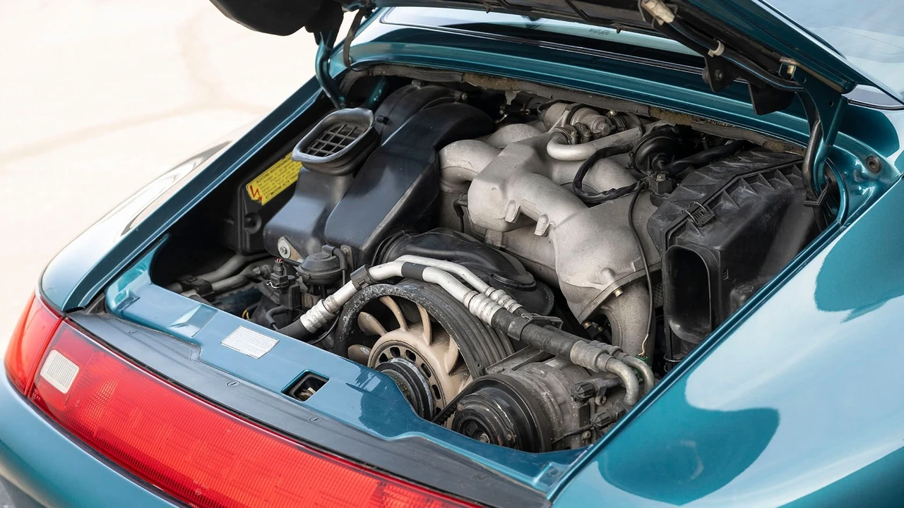 1996 Porsche 993 Carrera 4 - Image 7 of 31