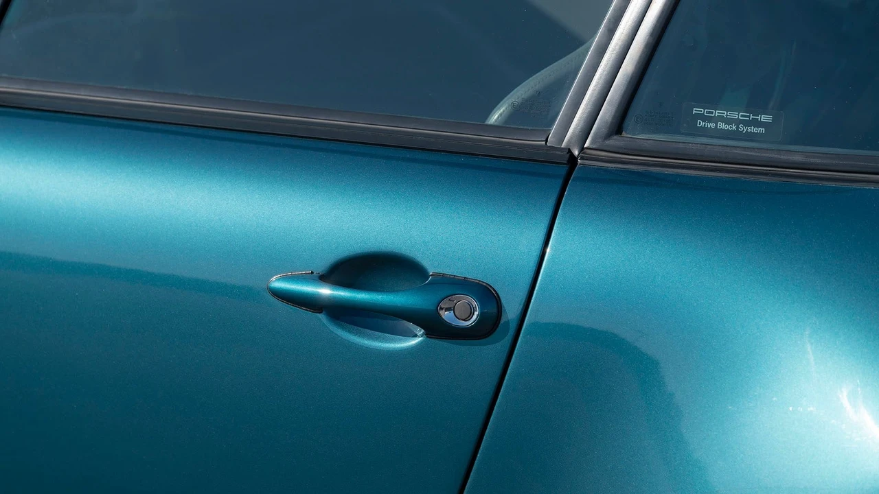 1996 Porsche 993 Carrera 4 - Image 20 of 31