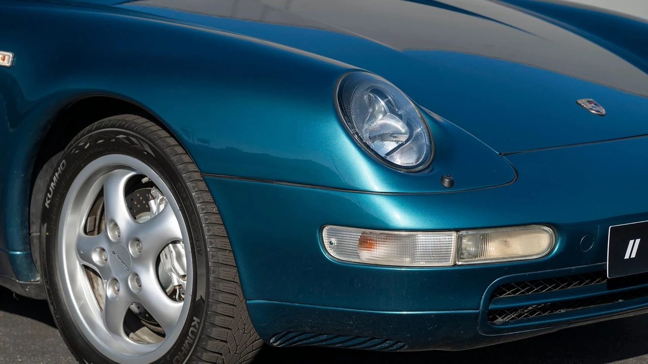 1996 Porsche 993 Carrera 4 - Image 19 of 31