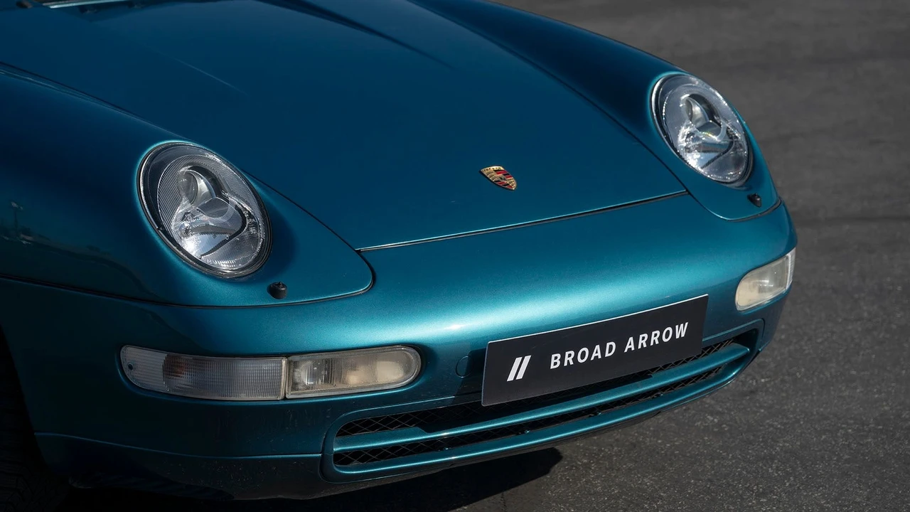 1996 Porsche 993 Carrera 4 - Image 11 of 31
