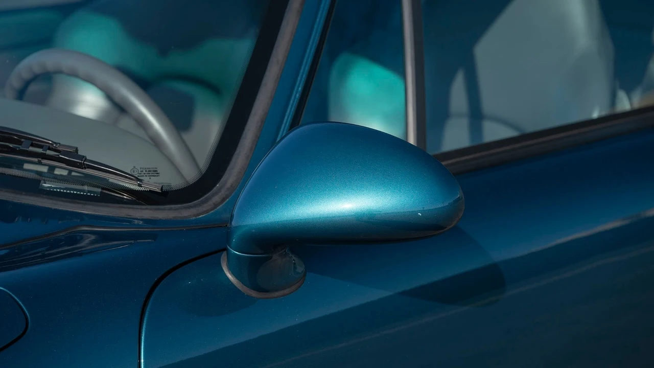 1996 Porsche 993 Carrera 4 - Image 24 of 31