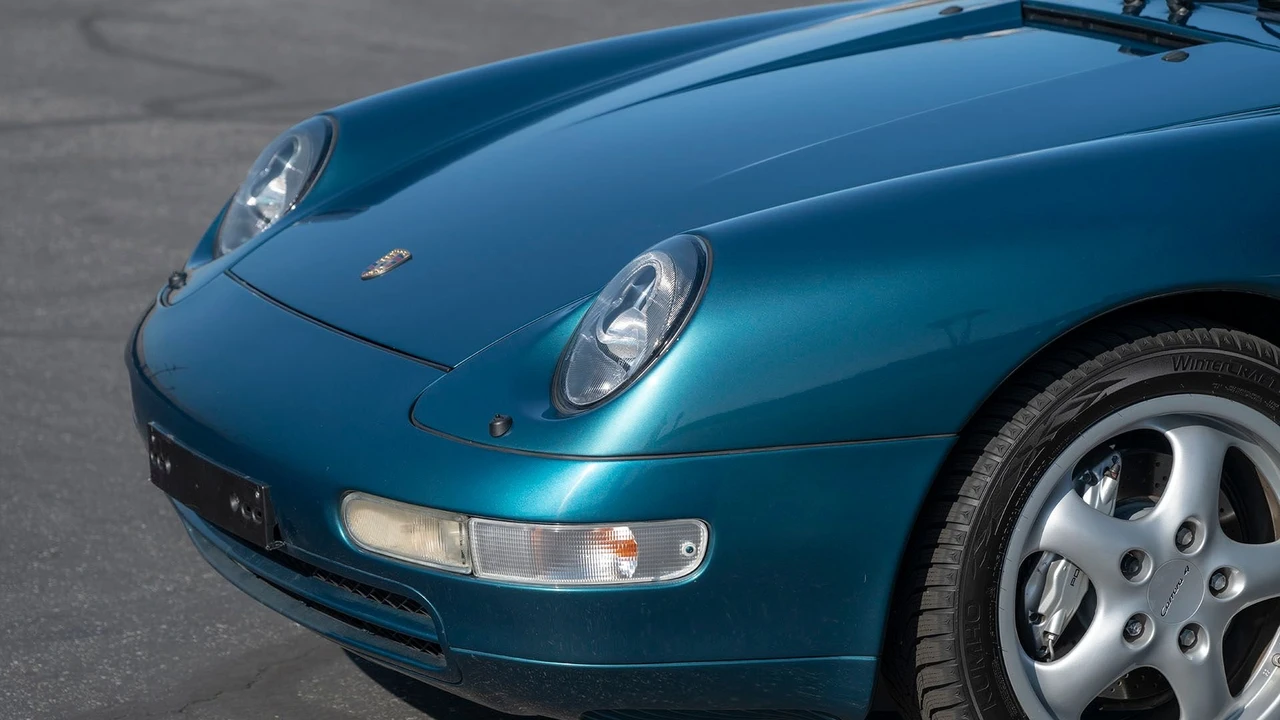 1996 Porsche 993 Carrera 4 - Image 13 of 31