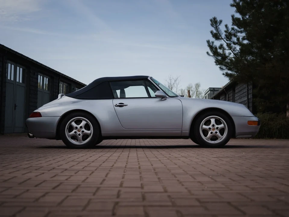 1996 Porsche 993 Carrera 4 - Image 7 of 31
