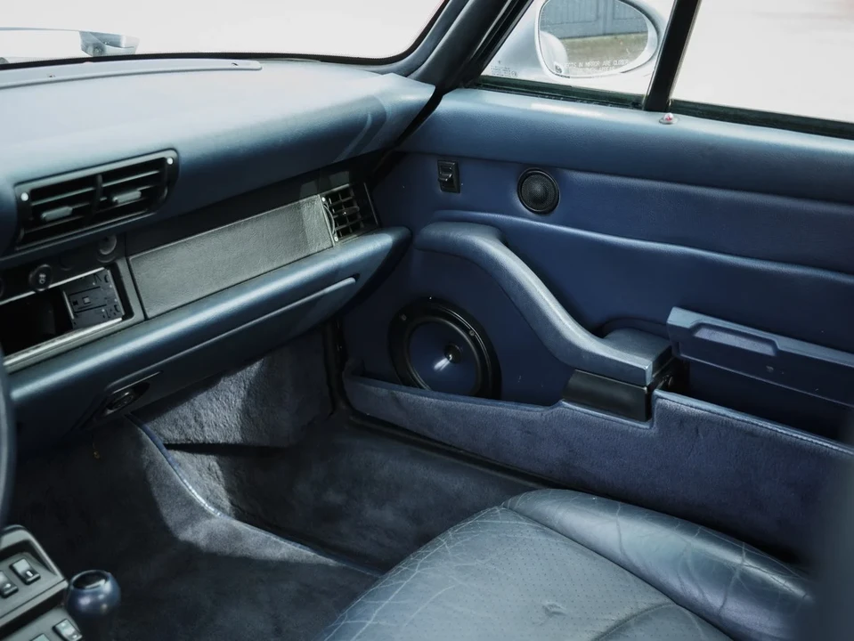 1996 Porsche 993 Carrera 4 - Image 20 of 31