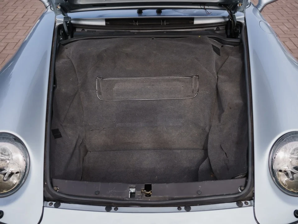 1996 Porsche 993 Carrera 4 - Image 26 of 31