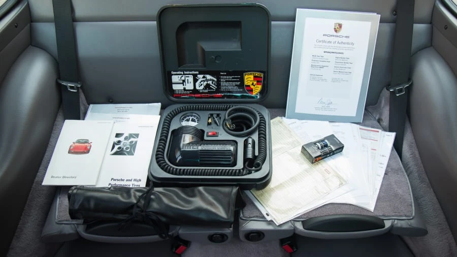 1996 Porsche 993 Carrera 4 - Image 11 of 12