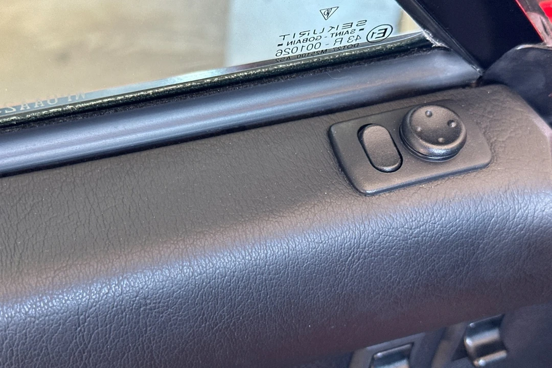1996 Porsche 993 Carrera 4 - Image 13 of 21