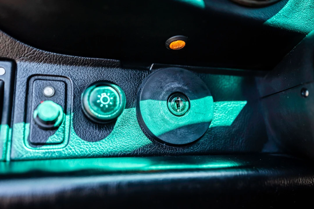 1996 Porsche 993 Carrera 4S - Image 23 of 31