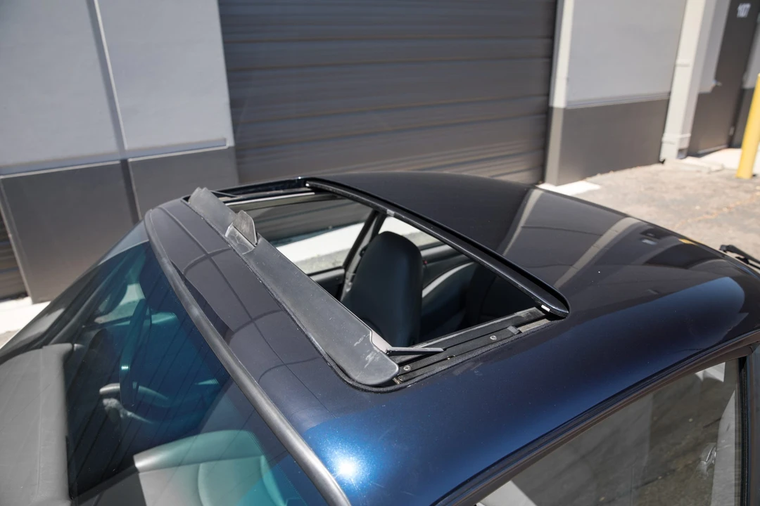 1996 Porsche 993 Carrera 4S - Image 25 of 31