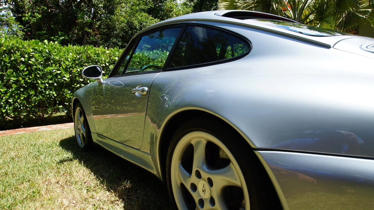1996 Porsche 993 Carrera 4S - Image 12 of 31