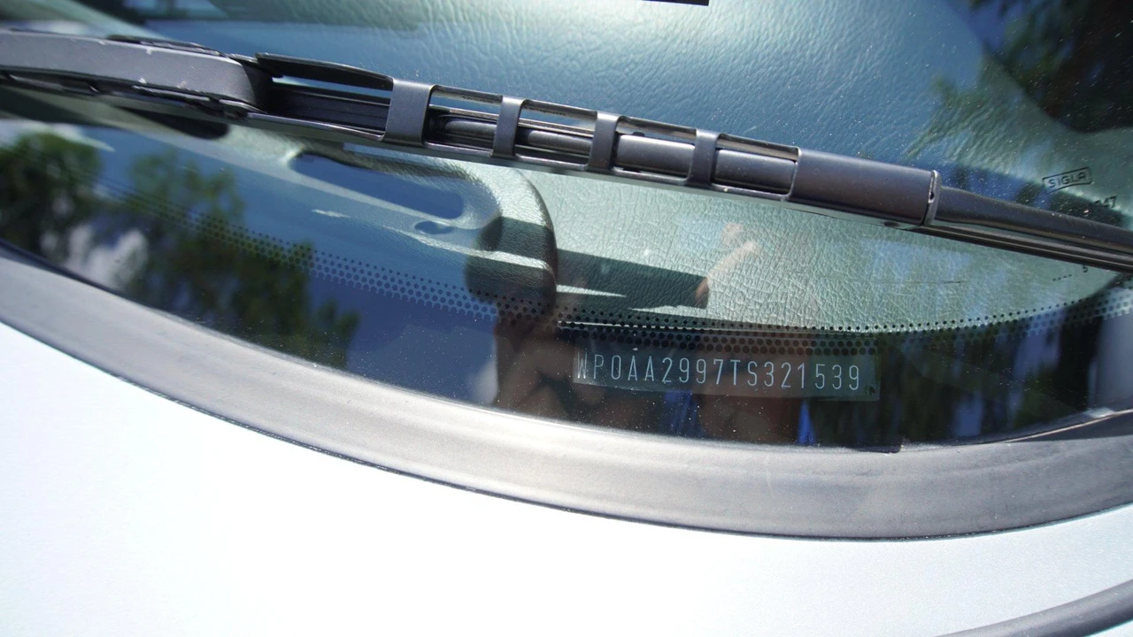 1996 Porsche 993 Carrera 4S - Image 19 of 31