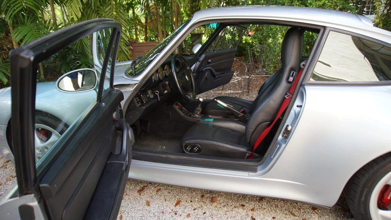 1996 Porsche 993 Carrera 4S - Image 24 of 31