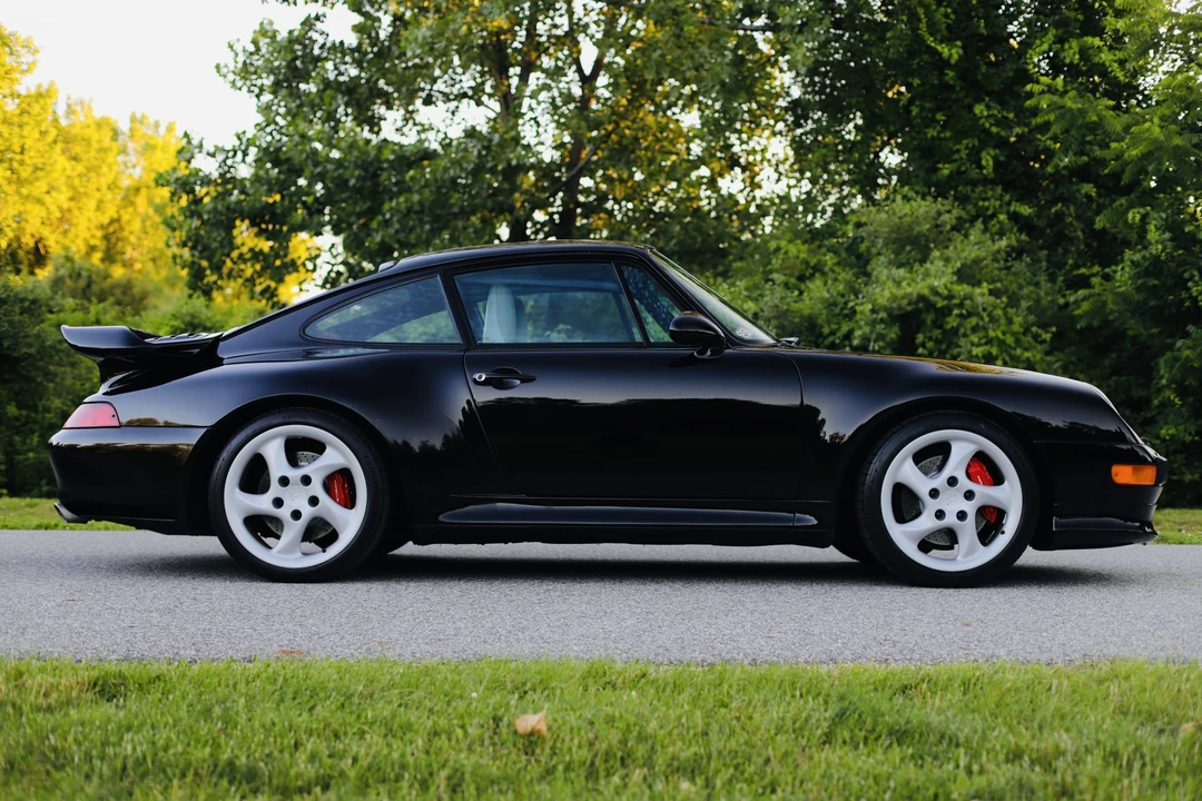 1996 Porsche 993 Carrera 4S - Image 11 of 31