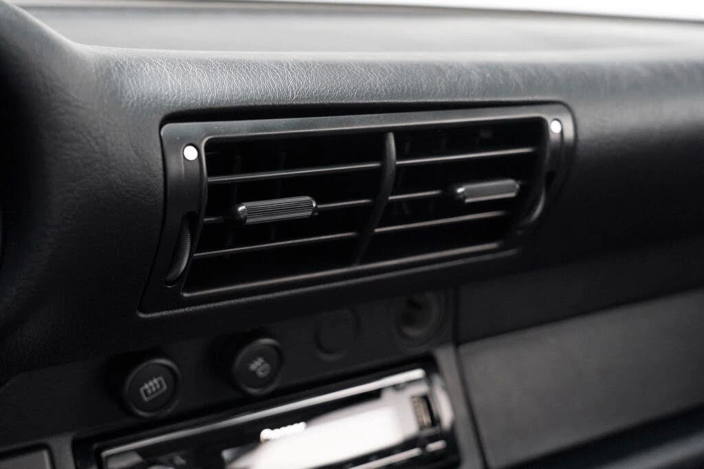1996 Porsche 993 Carrera 4S - Image 28 of 31