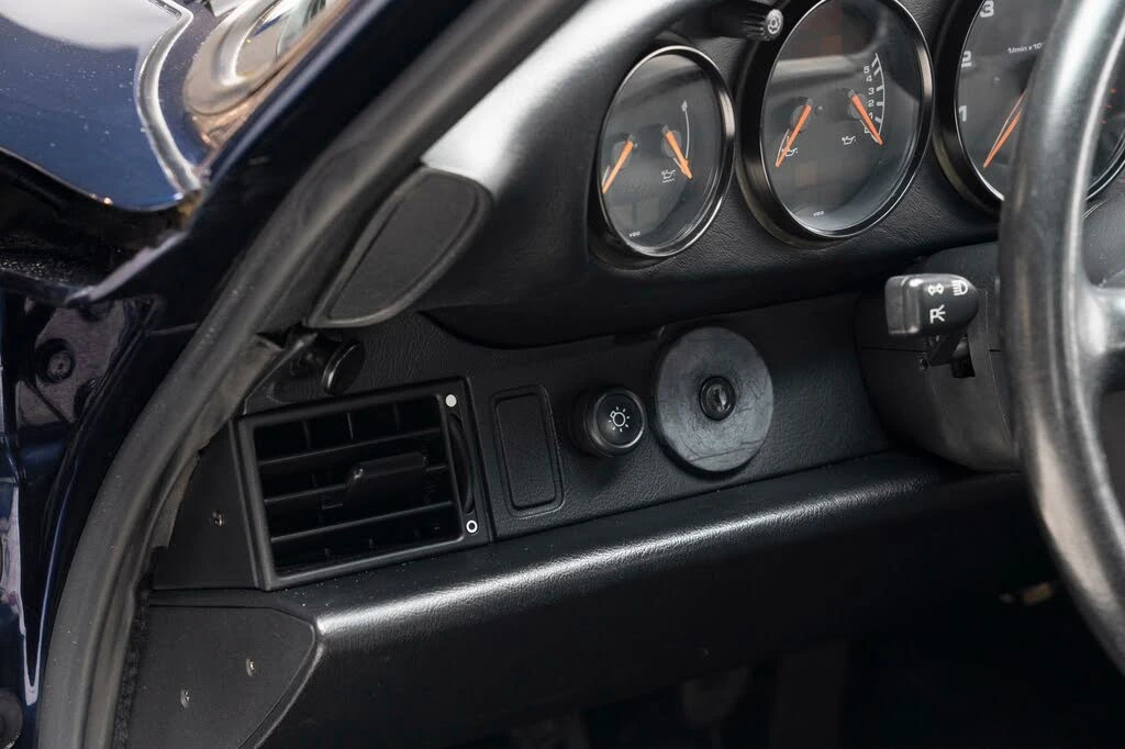 1996 Porsche 993 Carrera 4S - Image 23 of 31