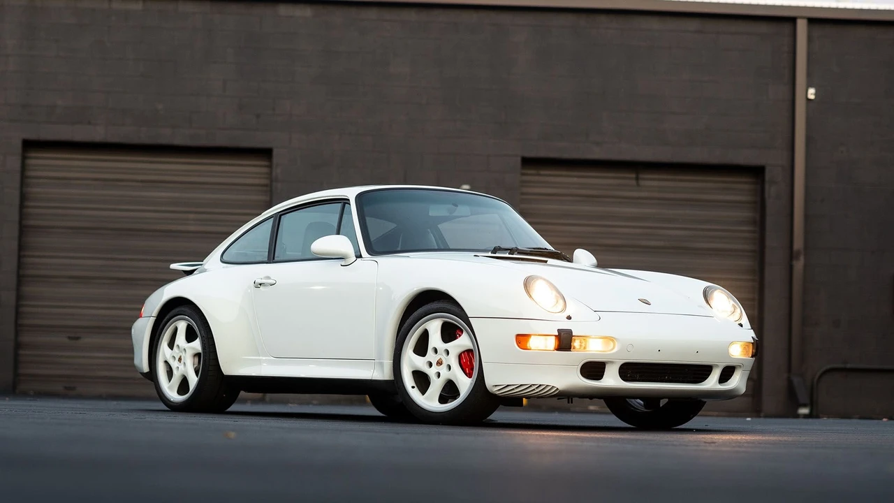 1996 Porsche 993 Carrera 4S - Image 11 of 31
