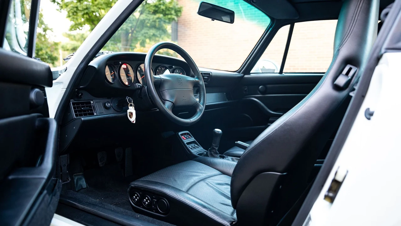 1996 Porsche 993 Carrera 4S - Image 6 of 31