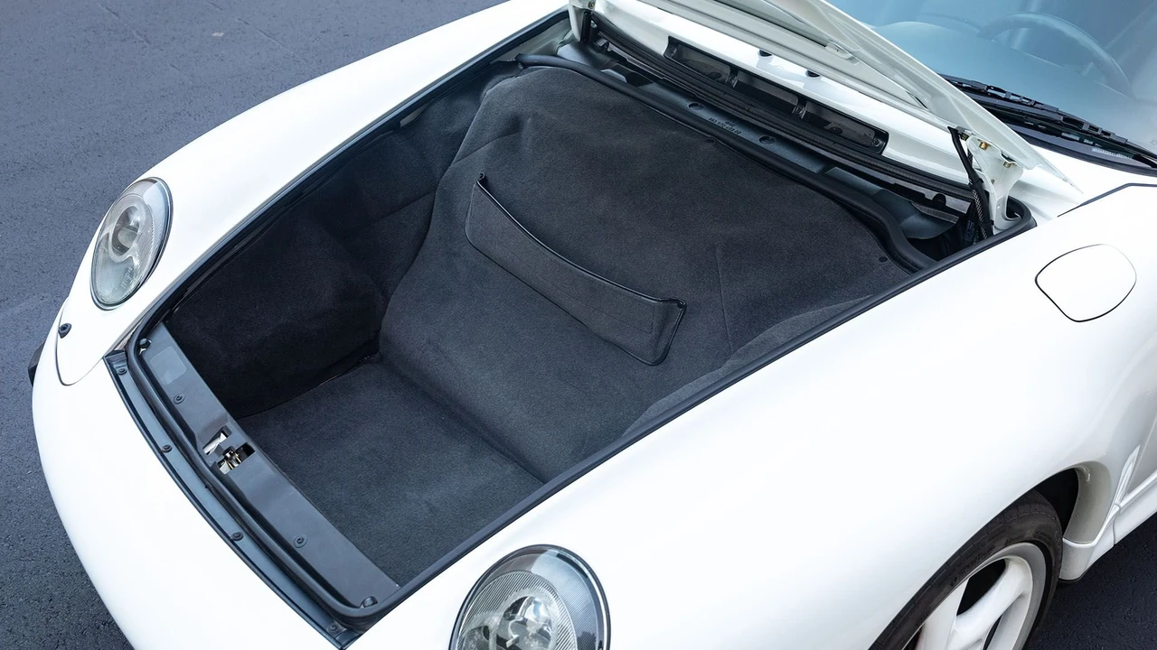 1996 Porsche 993 Carrera 4S - Image 10 of 31