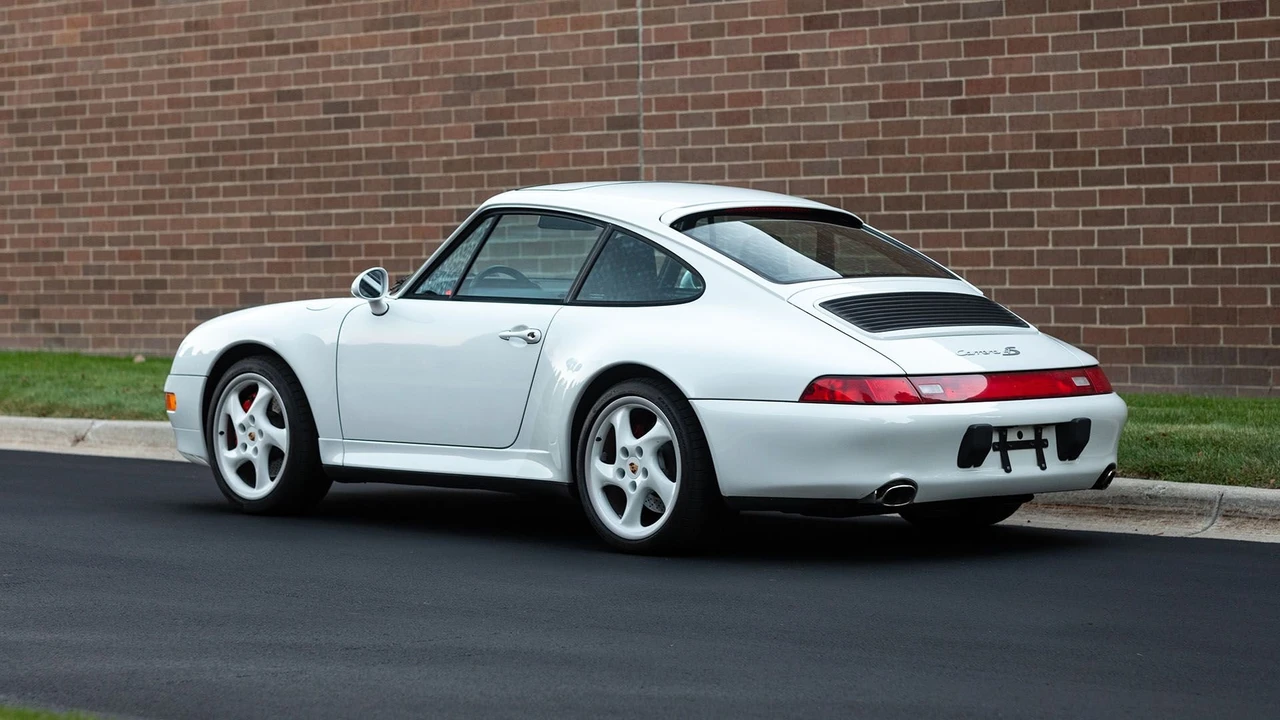 1996 Porsche 993 Carrera 4S - Image 15 of 31