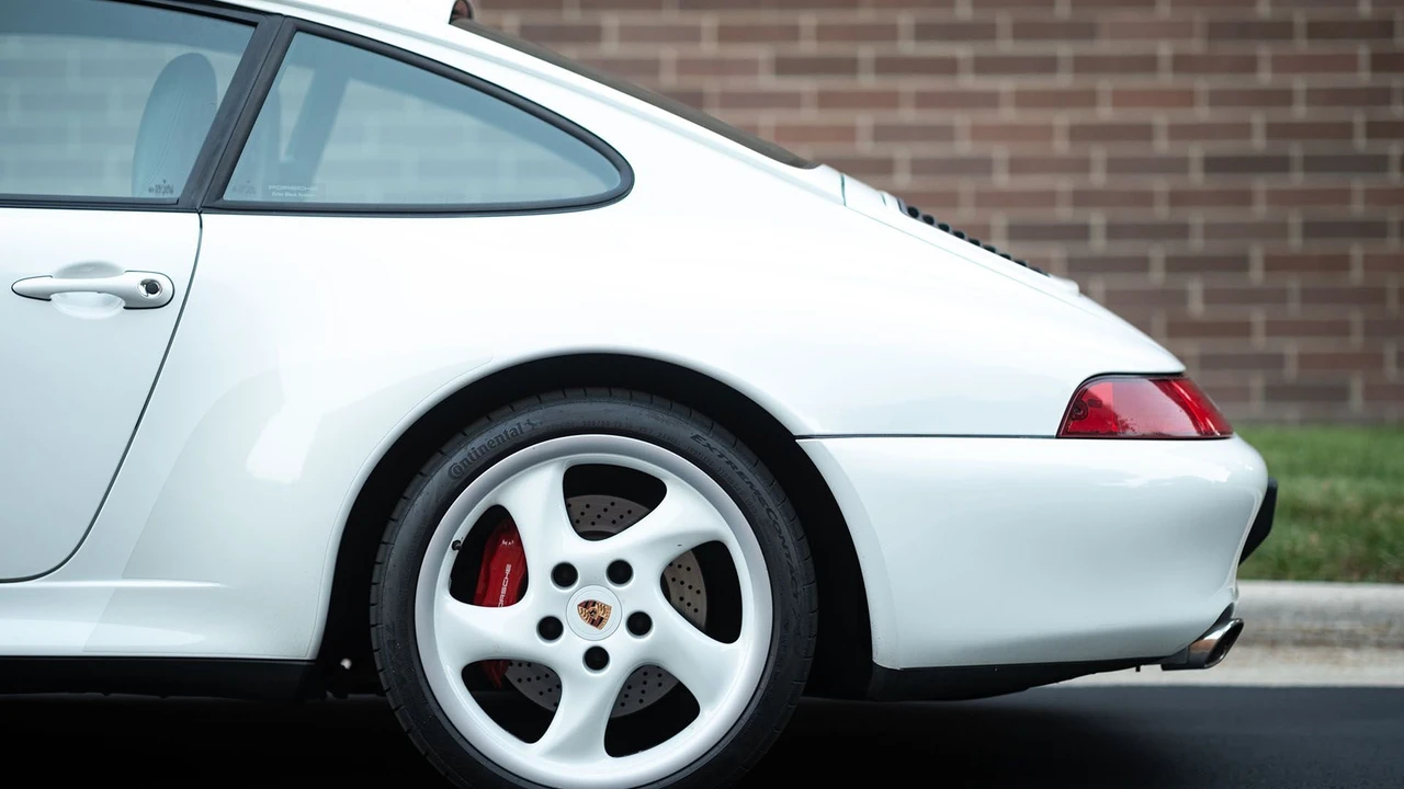 1996 Porsche 993 Carrera 4S - Image 23 of 31