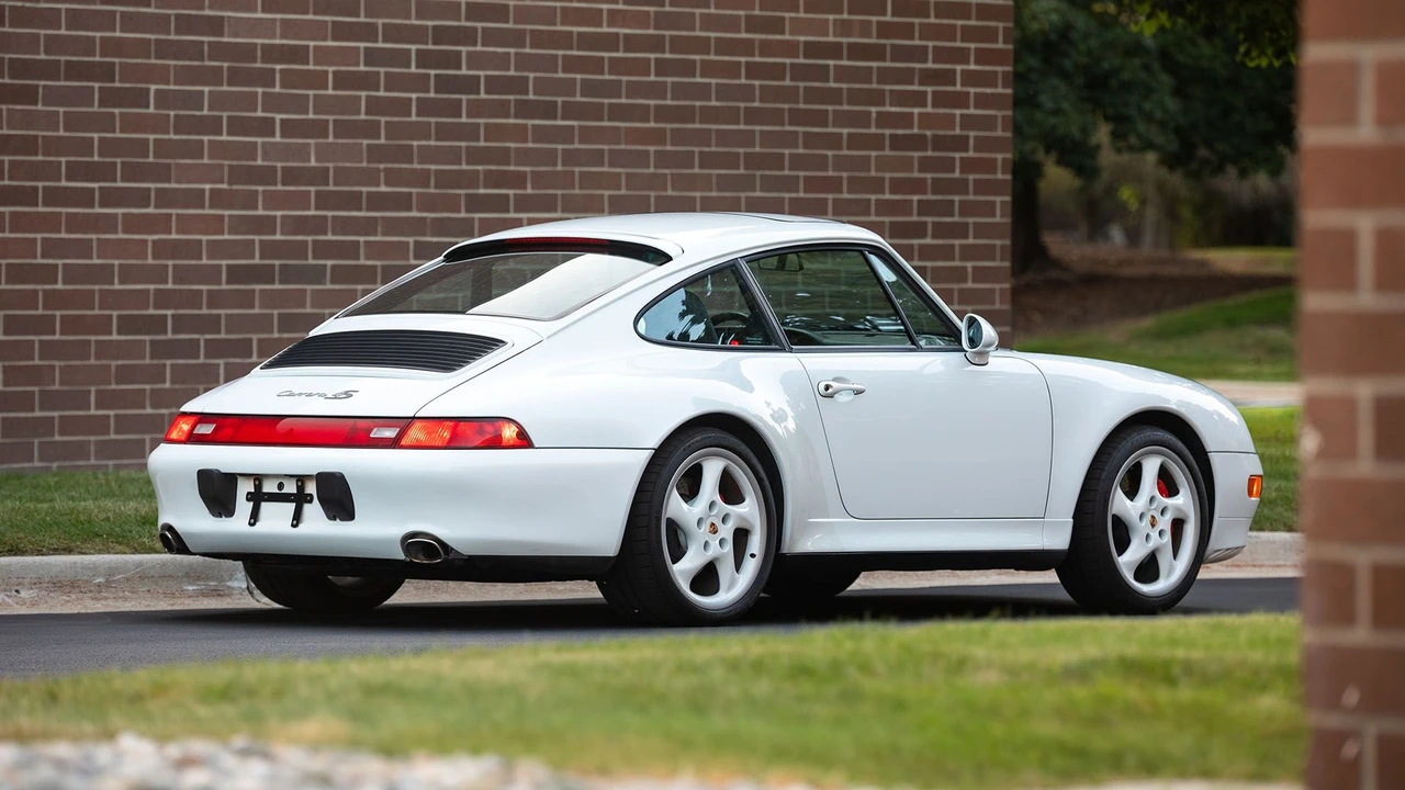 1996 Porsche 993 Carrera 4S - Image 4 of 31