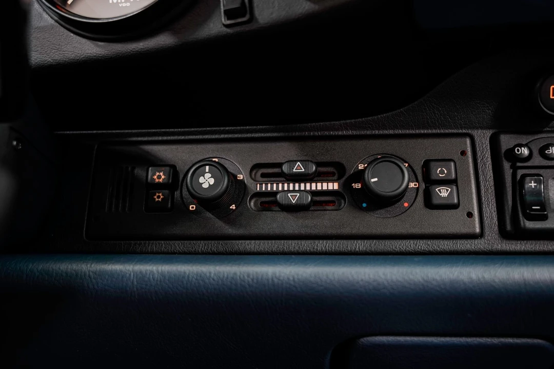 1996 Porsche 993 Carrera 4S - Image 14 of 31