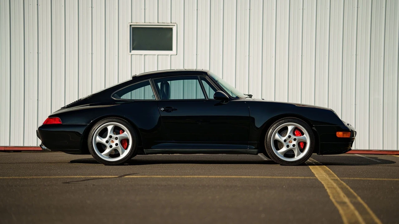 1996 Porsche 993 Carrera 4S - Image 26 of 31