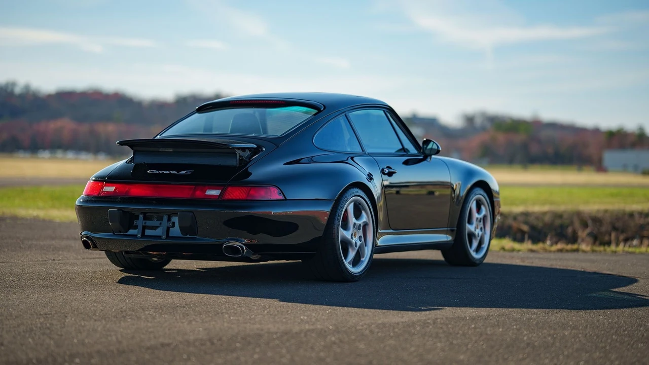 1996 Porsche 993 Carrera 4S - Image 24 of 31