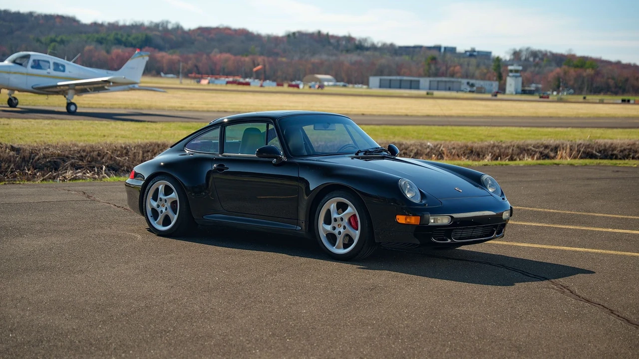 1996 Porsche 993 Carrera 4S - Image 12 of 31