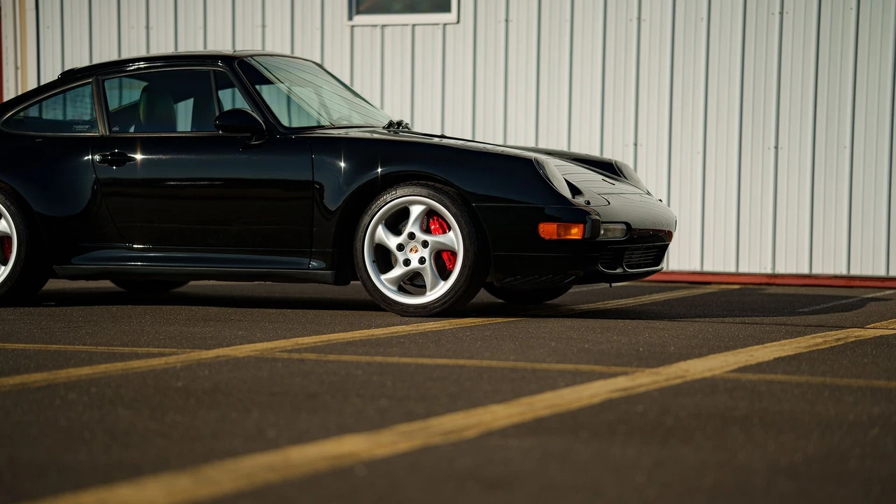 1996 Porsche 993 Carrera 4S - Image 27 of 31