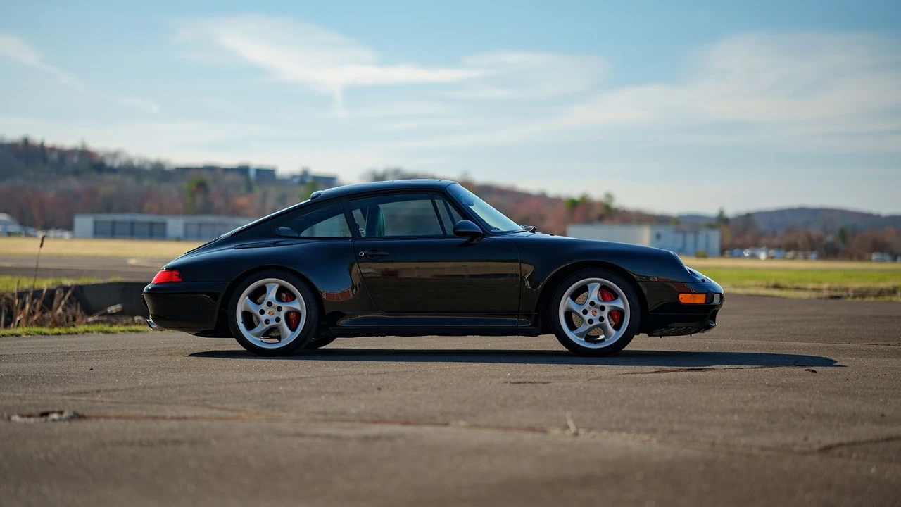 1996 Porsche 993 Carrera 4S - Image 2 of 31