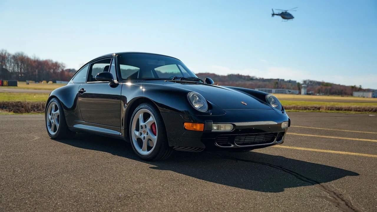 1996 Porsche 993 Carrera 4S - Image 9 of 31