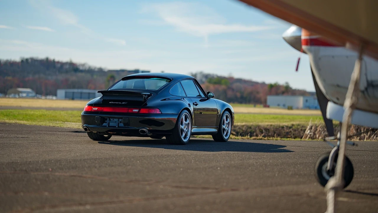 1996 Porsche 993 Carrera 4S - Image 25 of 31