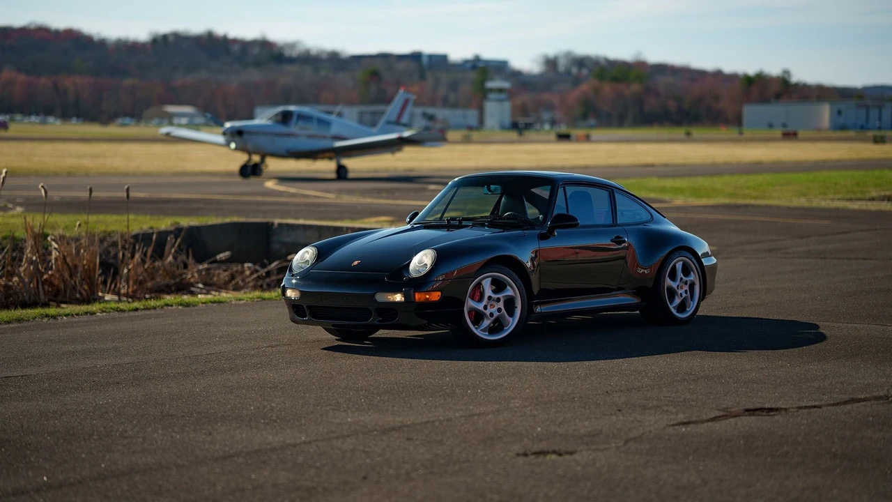 1996 Porsche 993 Carrera 4S - Image 14 of 31