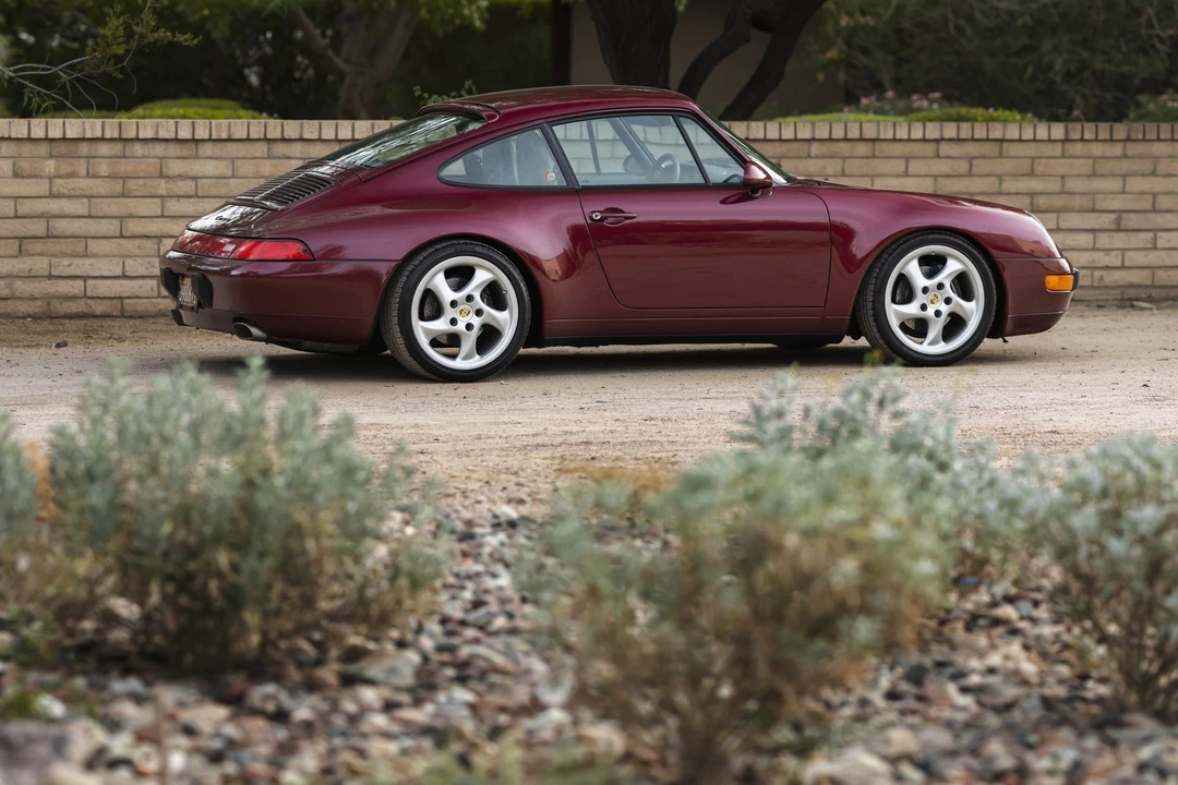 1996 Porsche 993 Carrera - Image 10 of 31