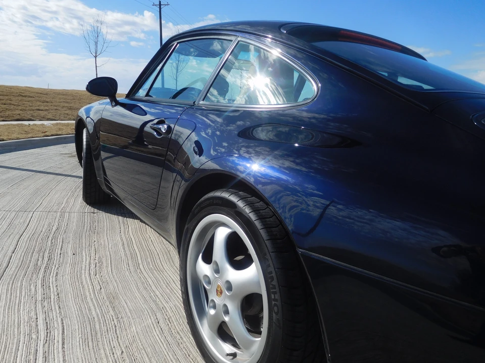 1996 Porsche 993 Carrera - Image 10 of 31