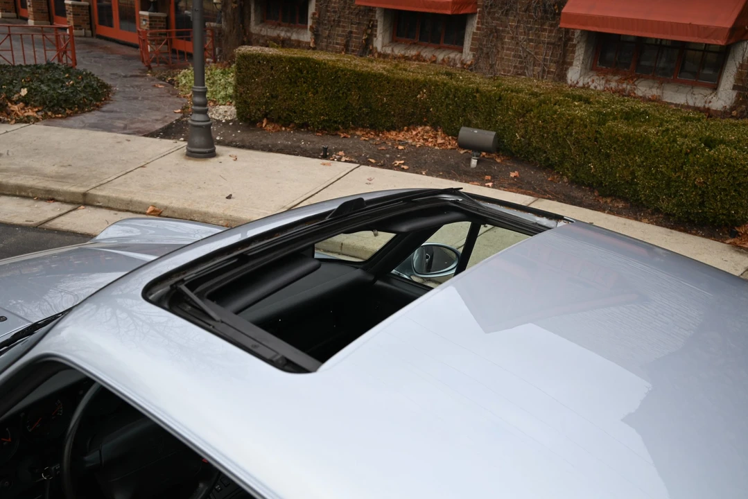 1996 Porsche 993 Carrera - Image 25 of 31
