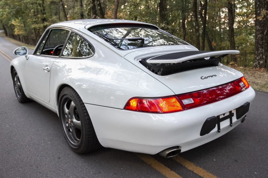 1996 Porsche 993 Carrera - Image 10 of 31