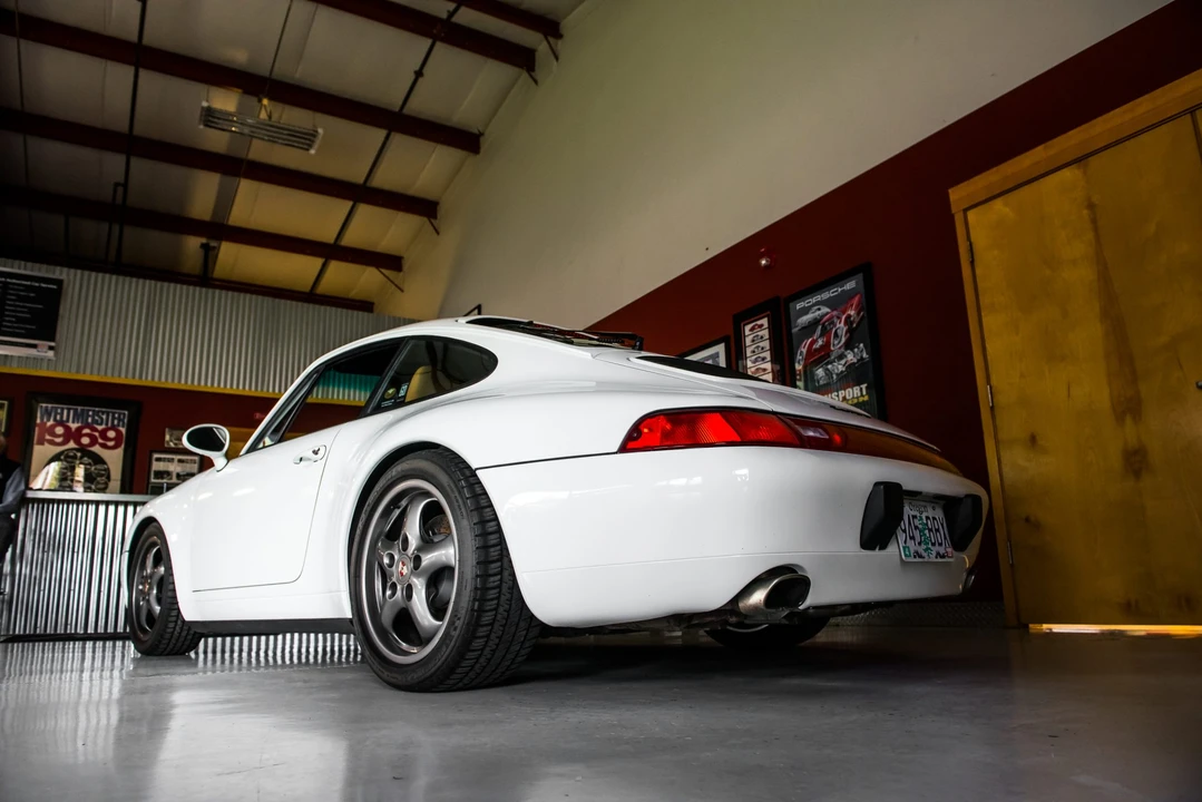 1996 Porsche 993 Carrera - Image 16 of 31