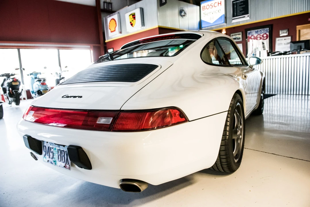 1996 Porsche 993 Carrera - Image 25 of 31